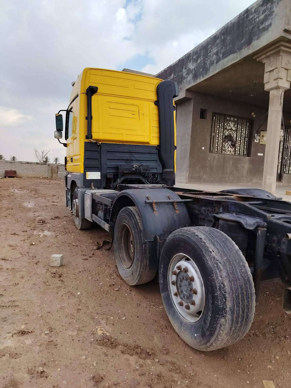 السلام عليكم اكتروز البيع مؤديل الفين و 8 مكفولة كفالة عامة حجم 44 /25 بدون ضبارة موجود ***********
