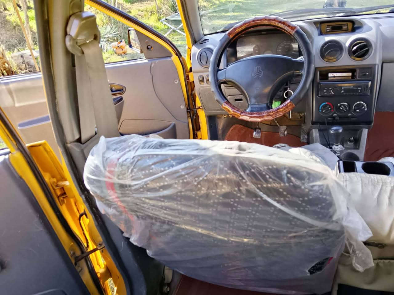 سلام عليكم سياره البيع مديل 2017 حلوه ونضيفه سياره جاهزه من كلشي من عده تبريد معوز غاز بس مال جني الله شاهد تاخذه كبل الشارع ماناقصه كلشي الرقم *********** التواصل
