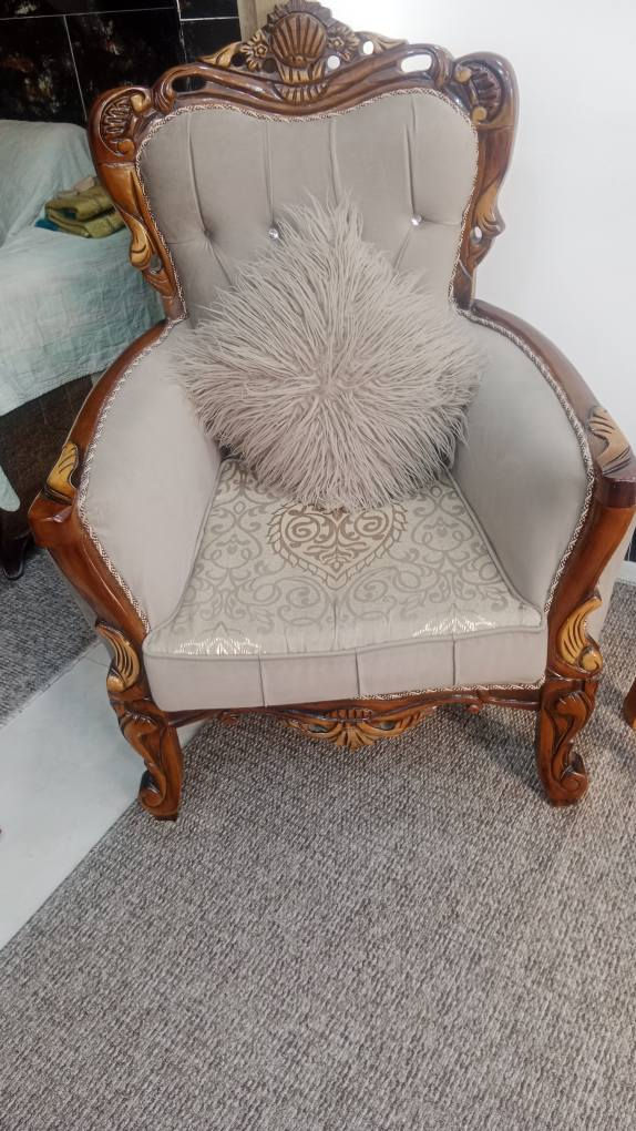 ‎تخم قنفات خشب صاج كلش جديد قنفتين كبارو4 كراسي بالإضافةإلى طبلةوسط كبيرةو2 قبل اشهر ماخذينهن‎ عمارة, ميسان


**إذا كنت صاحب هذا الإعلان وتريد حذفه لأي سبب، رجاءا أرسل رسالة إلى الدعم الفني**