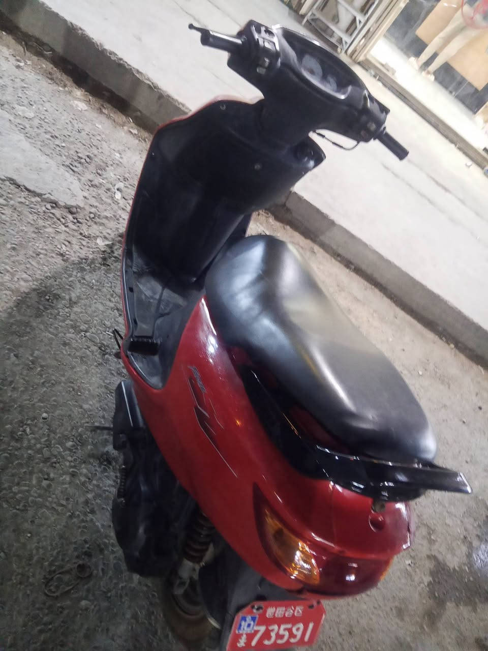 للبيع فراشه جديده مامفتوحه سلف هندر كهربائية كامله سعرهه 350 /***********
