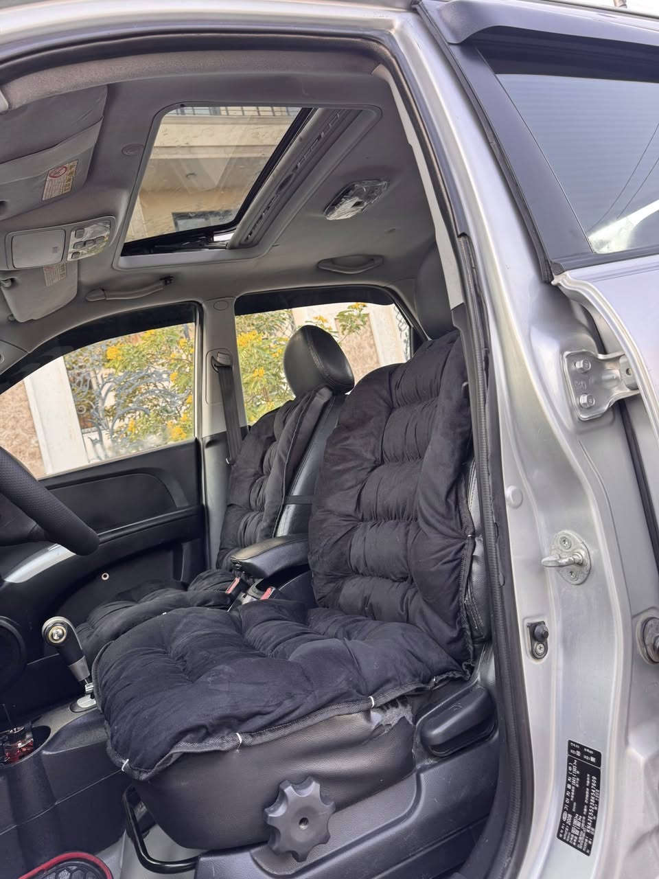 السلام عليكم شبابنا الطيبين افتح الفيديو وأسمعه للأخير حتى تعرف كل تفاصيل السياره لأنه طريقكم بعيد والنجاة في الصدق 
كيا سبورتج 2008 مكفولة كفالة عامه ماشيه فقط ١٧٠ اربع سلندر فول مواصفات تحكمات وكشنات تدفئة وكامره وبعد هواي بيها مواصفات وسلايد روف السياره جاهزه مابيها برغي نقص وكهربائيات كلها شغاله وايرباك سليم أدامه كامله بلكات تايرات ونوزلات وفيت بم وصدر كلها جديد سياره كولش نظيفه بالعافيه على الي ياخذها سبيرها منازل والي يعرف بالسيارات راح يأكد كلامي 
بيها صبغ موضحه بالفيديو بكصة القمارة بسبب العارضه مال المجمع شخطتها وبدون معجون كد شبر فقط والباقي سليم 

مكانها الفلوجة غير متواجد في الخاص والبيع نقد بدون مراوس 

السعر١٢٣ وبيها مجال

***********
***********
