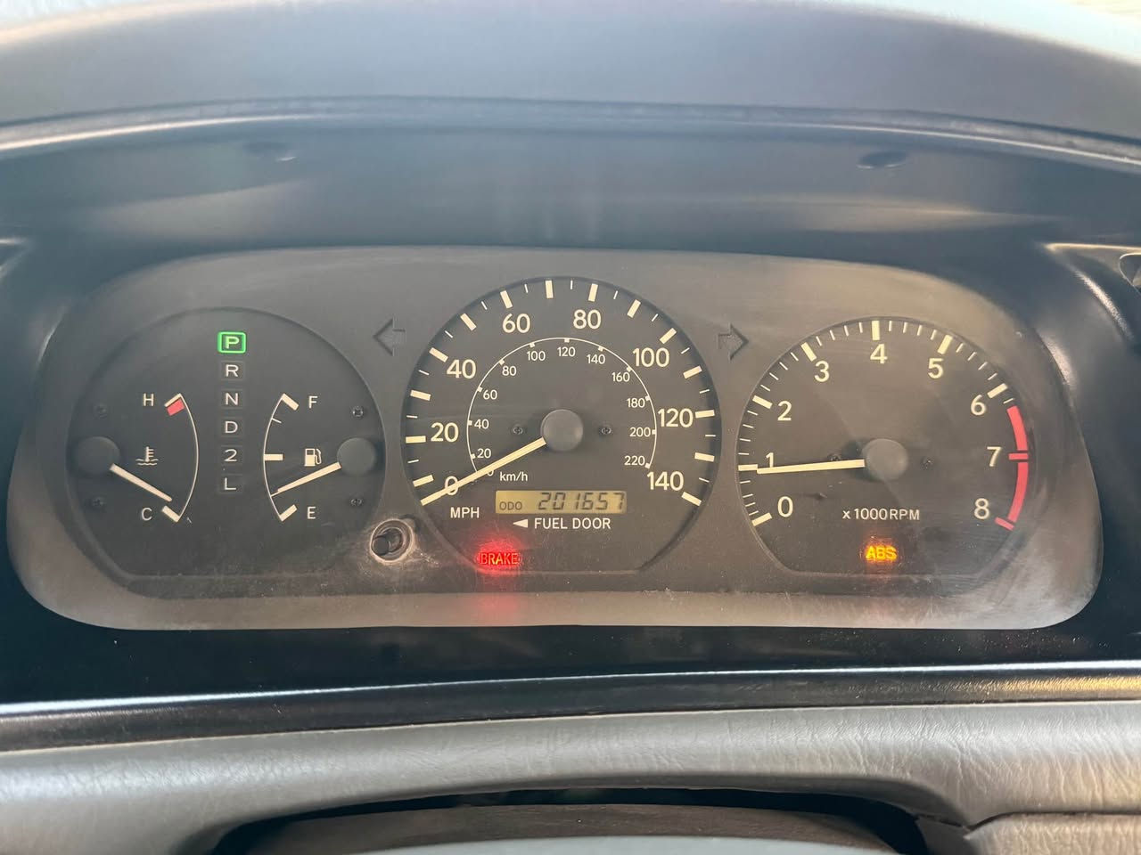 سلام عليكم 
كامري موديل 2001 وارد امريكي  للبيع فقط
حادث امريكه الجاملغ والباب الخلفي جه السائق
السياره ماشيه 201 الف ميل 
مكينه 6V سلندر 3000 اصل بلادي 
كير ومكينه وكهربائيات بلاديات ومابيهة اي نقص 
4 جام كهرباء / Abs / مسجل شاشه وكامره خلفيه / سماعات JBL بلادي / كرسي السائق تحكم كهرباء / نضام تثبيت سرعه Cruise
مفاتيح عدد 2 ريمونت كونترول 
رقم بغداد الانكليزي سنويه لل 2030 وهزه جديده 
سياره مصبوغه عام بيهة ملاحضات بل بدي وبدايه جراد والداخل نظيف والصور موضح كلشي 
وبيهة ملاحظات بل صدر الامامي دبلات + درامشفتات
تبريد ثلج / تدفئه شغاله 
السعر 80 وبيهة مجال
مكان السياره بغداد اليرموك 
للاتصال *********** بغداد, العراق
