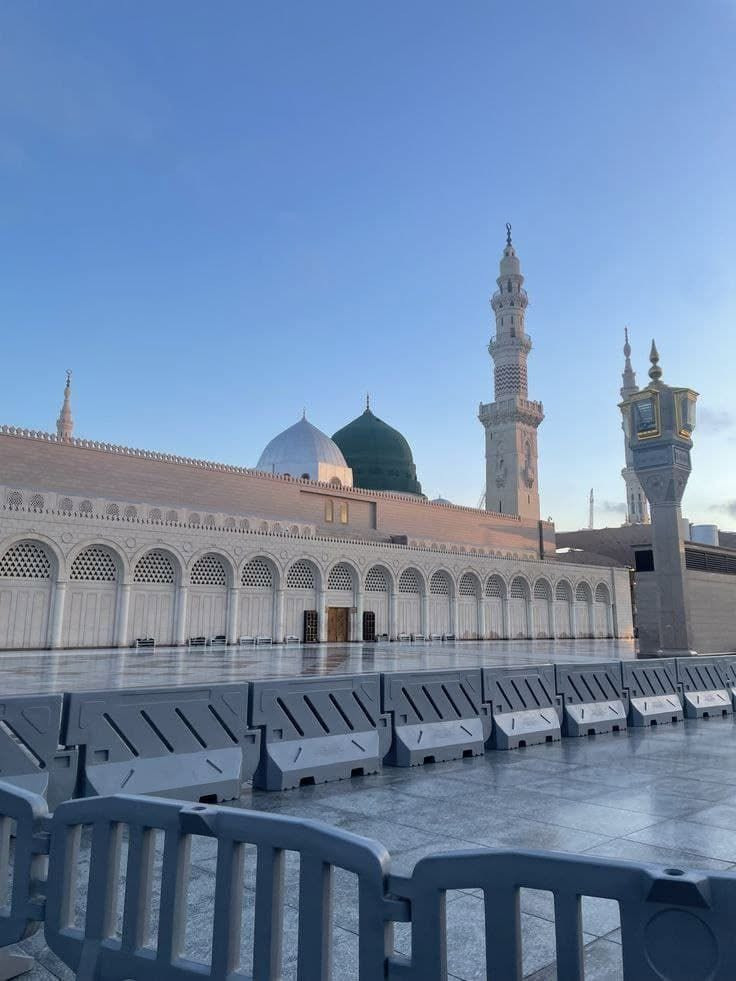 الى اهلي واخواتي وناسي في مدينتي الحبيبه خانقين.... بسم الله و توكلنا على الله نعلن عن بدء في استلام الجوازات لعمرة شهرربيع الاول عمرة المولود النبوي الشريف وعلما ان المقاعد محدودة –وبادر بحجز مكانك معانا لتلحق بفوج ضيوف الرحمن وتكن من الذين أنعم الله عليهم ورزقهم أداء عمرةالمفردة عمرةشهرالوحدةوالألفة والمحبةعمرةالمولد النبوي الشريف وزيارة بيت الله الحرام وزيارة قبر الحبيب المصطفى نبي الرحمة محمد صلى الله عليه وآله وسلم  وقضاة اجمل الايام العمر عند صاحب المناسبة والمسجد  النبوي الشريف والروضة المباركةو مزرات مكه ومدينة.......... 

 برنامج  والتأشيرات كاملة،.. نحمي سمعة معتمرينا وسمعه مكتبنا.. للحج والعمرة ثقة .. امان … إلتزام في كل شيء نقولها والله على ذلك شهيد والاسعار والفنادق
............. 
 كالتالي الجو (الطائرة)

1_فندق زوار البيت قريب جدا على الحرم والسعر 1050دولار شامل كامل مع الطعام بوفيه ثلاث وجبات  3ليالي مدينه المنورة و7ليالي  مكة 

2_وفندق واحه الضيافة 1000دولارمع الإطعام بوفيه ثلاث وجبات 3ليالي مدينه المنورة و7ليالي  مكة

3_ وفندق اوتاد مكه950دولار والإطعام ببوفيه ثلاث وجبات 3ليالي مدينه المنورة و7ليالي  مكة
والسفريكون مباشرة بالطائرةإلى المدينة المنورة 
🌹🌹🌹🌹🌹
 اما عن طريق البر (الباص)فهي كالتالي

 1_فندق زوار البيت 650دولار مع الطعام بوفيه ثلاث وجبات 3ليالي مدينه المنورة و6ليالي  مكة

2_ فندق واحه الضيافة 600دولار  مع الإطعام ثلاث وجبات 3ليالي مدينه المنورة و6ليالي  مكة

3_فندق اوتاد مكه 550دولار مع الإطعام ثلاث وجبات طعام 3ليالي مدينه المنورة و6ليالي  مكة

علما هناك 20ورقه للمعتمر على السعر الرسمي 132الف دينار لجماعه الجوفقط اي الطائرة 
وفي حاله نقص ليله ينزل 50دولار من السعر فقط إلى جماعه البر والنقل بالباصات الحديثة ومريحة والسفر يكون يوم السبت 15\8\2026 ولمن يرغب ان يكون معنا في هذا الحمله تسليم الجواز من الان وبأسرع وقت لي خادمكم ضيوف الرحمن
 محمد نور *********** 🌹🌹🌹
