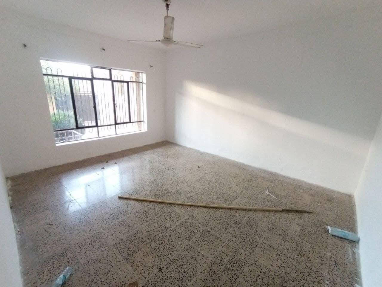 دار طــابــقين للــبـيـع 🏠
بناء قديم صالح للسكن 👍

حـي الـكفاءات الـثانية📍
قـرب جـامع الفردوس📍

الــمساحة 300 متر 📏
واجـهة الدار 15 متر 📏

اتجاه الدار غروب 🌅 
شــرط الـتحويـل 📃

الطابق الاول ☝️
يحتوي الدار على گراجين وحديقة 
+ اســتقبال + صــالـة + مـطـبخ 
+ صـحيات + غرفـتين نوم كـبيرة 

الطابق الثاني ✌️
ثـلاث غـرف نـوم + صـحيات
+ صالة + سطح ناصي وعالي

كافة الاسعار في قناة التليكرام

https://t.me/makteb_alsanabil/1215?single

عــندك عـــقار تريد تبـيعه ؟؟
للـترويج والاعـلان عن عـقارك
يــمكـنك مــراســلة الــصفـحـة 
او الاتــصال عـلى الارقــام 👇

***********
*********** 
***********

لــدينـا الــمزيـد مـن الـعـروض الـممـيـزة 👌
اذا كان لديكم اي اسـتفسار او اسـتشارة 🖐️
يـمـكنكـم مـراسلة الـصفحة بشكل فوري ✉️

#_مكتب_السنابل_للعقار
#_الموصل
#_حي_الحدباء
#_حي_الكفاءات_الثانية
