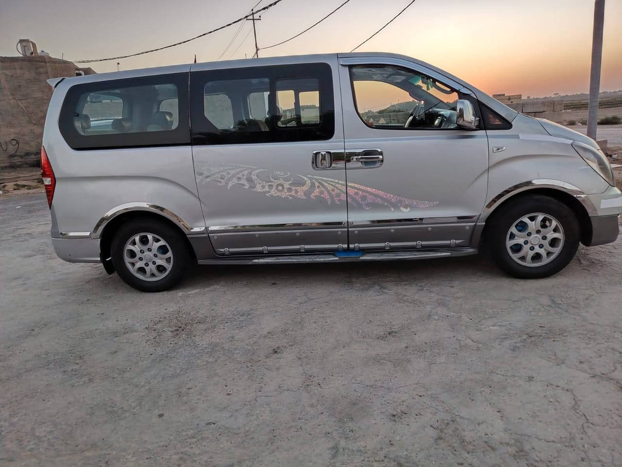 ٢٠١٠ فول مواصفات اتوماتيك محرك مسكر اصل سبلاين رقم نجف دولي سنويه ٣١ هزه جديده بيها صبغ قليل جاملغ الخلفي جاهزه ربع ماتصرف عليها السعر ١٤٥ مكاني نجف ***********
