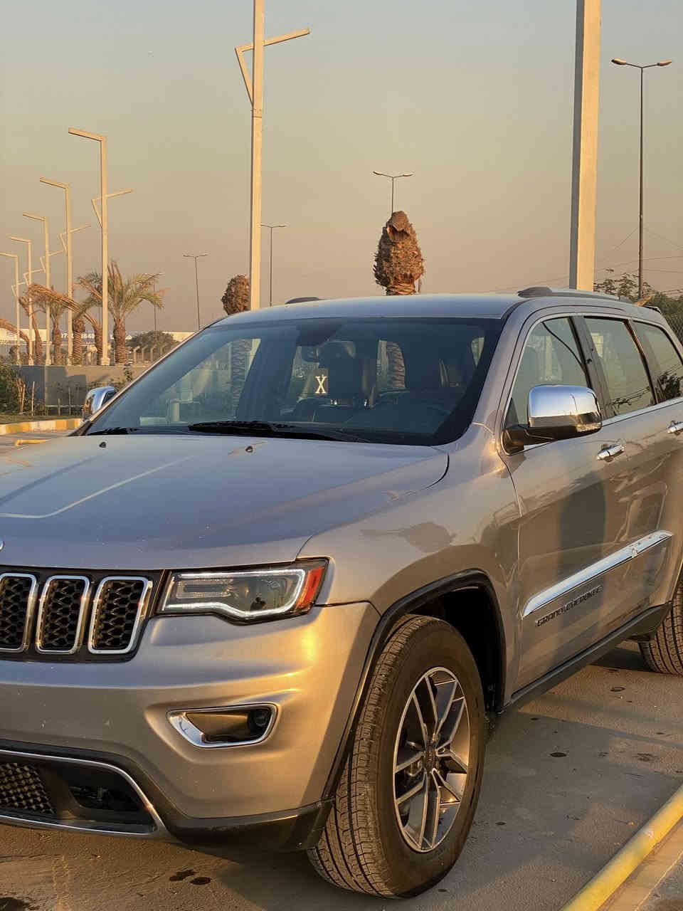 السلام عليكم

جيب گراند شيروكي موديل 2019 للبيع فقط 
مواصفات اعتيادية مكينه كير تبريد خير من الله بيها صبغ جاملغات وبنيد ونص الجنطه والسونار موجود بالمنشور بس صور الحادث ماعندي 
مكانها بغداد الغزالية السعر 190 وبيها مجال للاستفسار اكثر ***********
