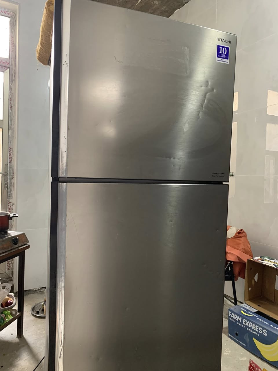 السلام عليكم ثلاجه هيتاشي للبيع ١٨قدم وبخاخ انفيرتر تواصل على رقم ***********

