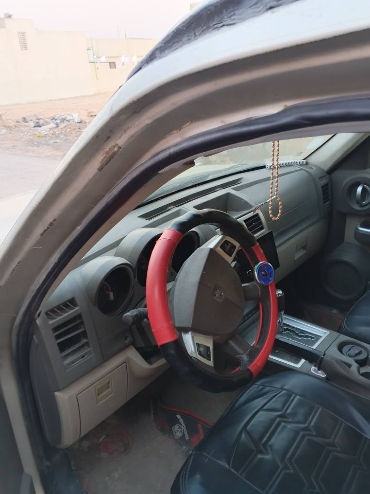 دوج نيترو 2009 بيع اومراوس رقم انكليزي سنويه لحد 31 السعر 72 سياره وارد امريكي ضبتهه بلتكمه ومعمره تعمير توب نوزلاتهه يرادلهن تنضيف السياره بسمنه عنواني بصره هاتف***********  وانه بلخدمه امراوس هم ميخالف بس محتاج فرق البصرة, العراق
