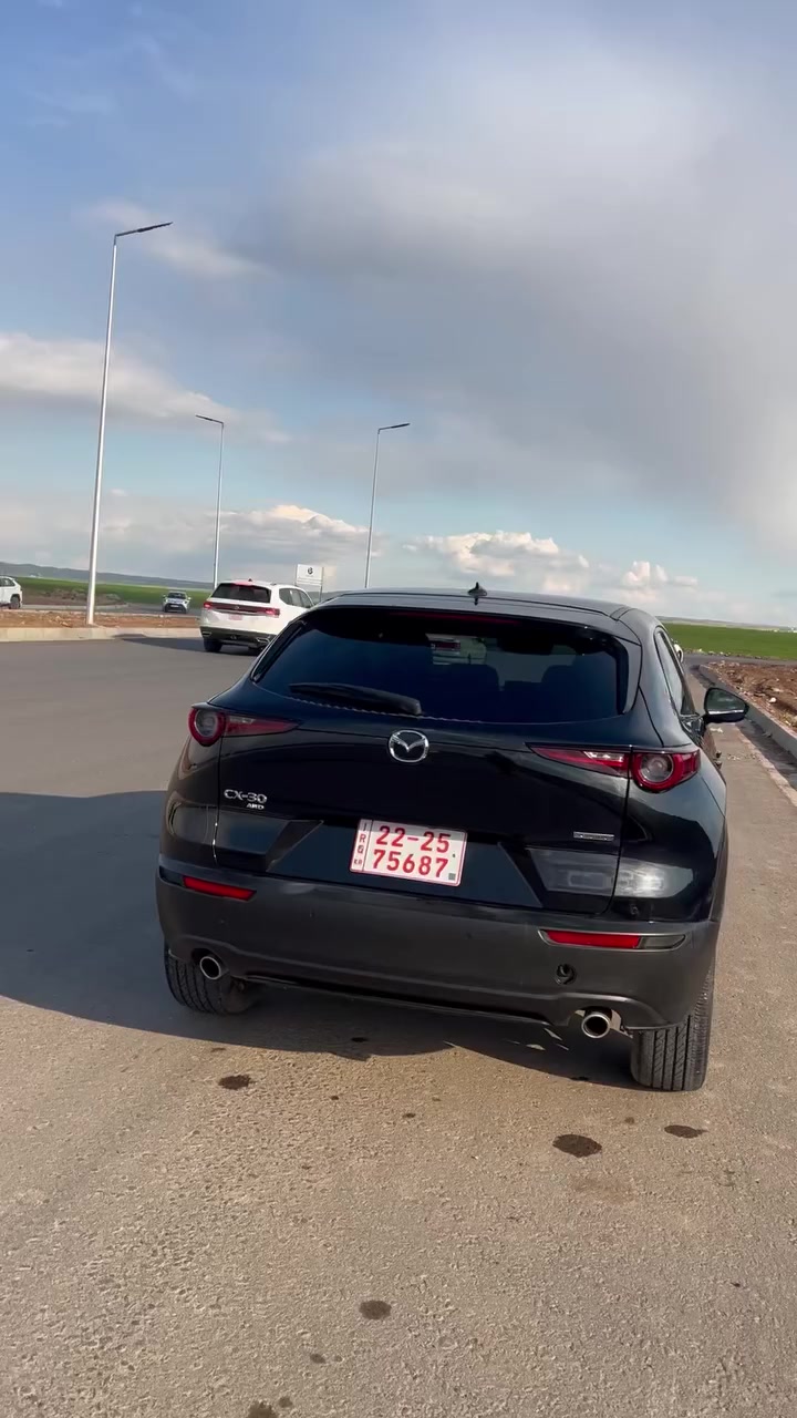 ‏Mazda CX30 2024 Premium Plus
لون : اسود 
✅داخل لونين
✅محرك 2.5L بدون تيربو
✅فقط ٢ الف ميل ماشي
✅فوول فوول مواصفات
✅سلاید
✅داتاشو 
✅صندوق شفت
✅كاميرا ٣٦٠ درجة
✅ڕادار  
✅شاشە لمس
✅مسماعە Boss
✅كشن و ستيرن هيتر 
✅كشن كهرباء و خزن
✅مراية ڕادار و کامیرا
✅تبريد مركزي
✅wireless charging 

٣ قطع مصبوغ  ، شاصی بشرط

✅ گير و محرك بشرط 

رقم مؤقت  

ارخص سعر ١٢٨$ 

‏3MVDMBDM7RM685797

فقط ايرباك ستيرن طاگ 
***********
