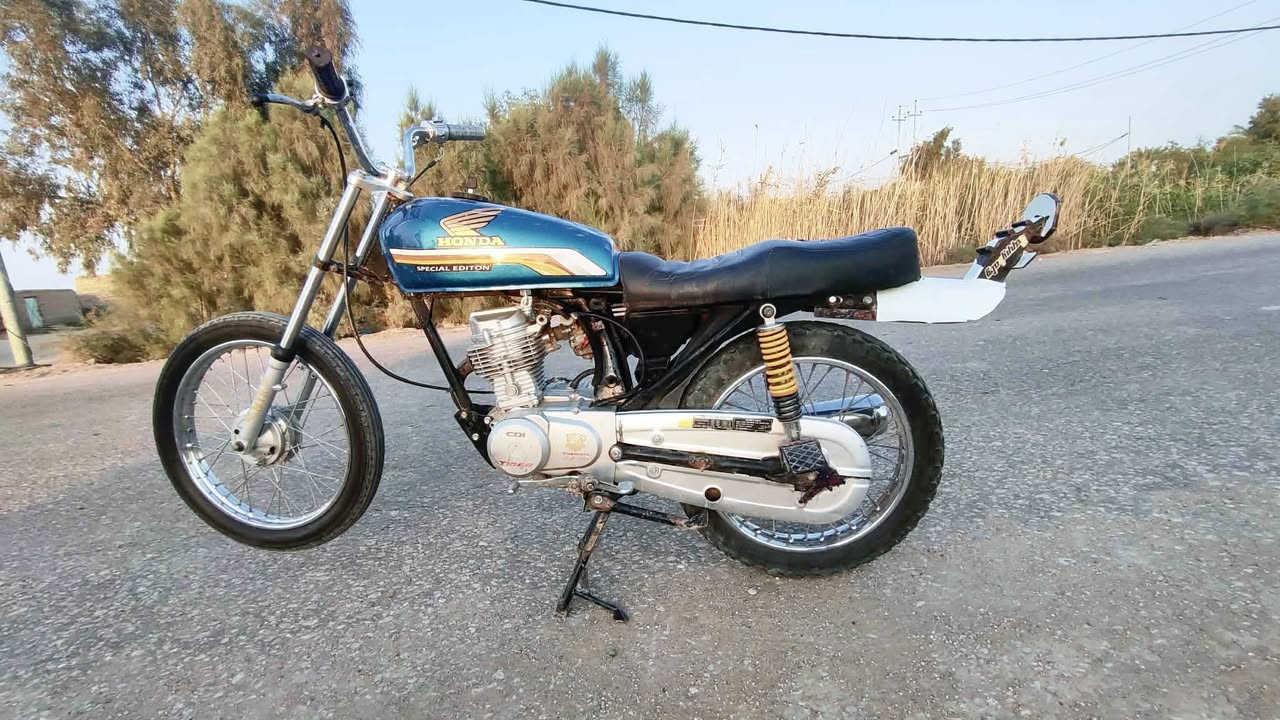 سلام عليكم دراجة البيع مراوس بكامله  دراجة نضيفه موديل 20.كلك دراجة كامله من كلشي مكان الديوانية قضاءعفك..  الشراي يجي خاص 
متواجد فيس  او رقم ***********
