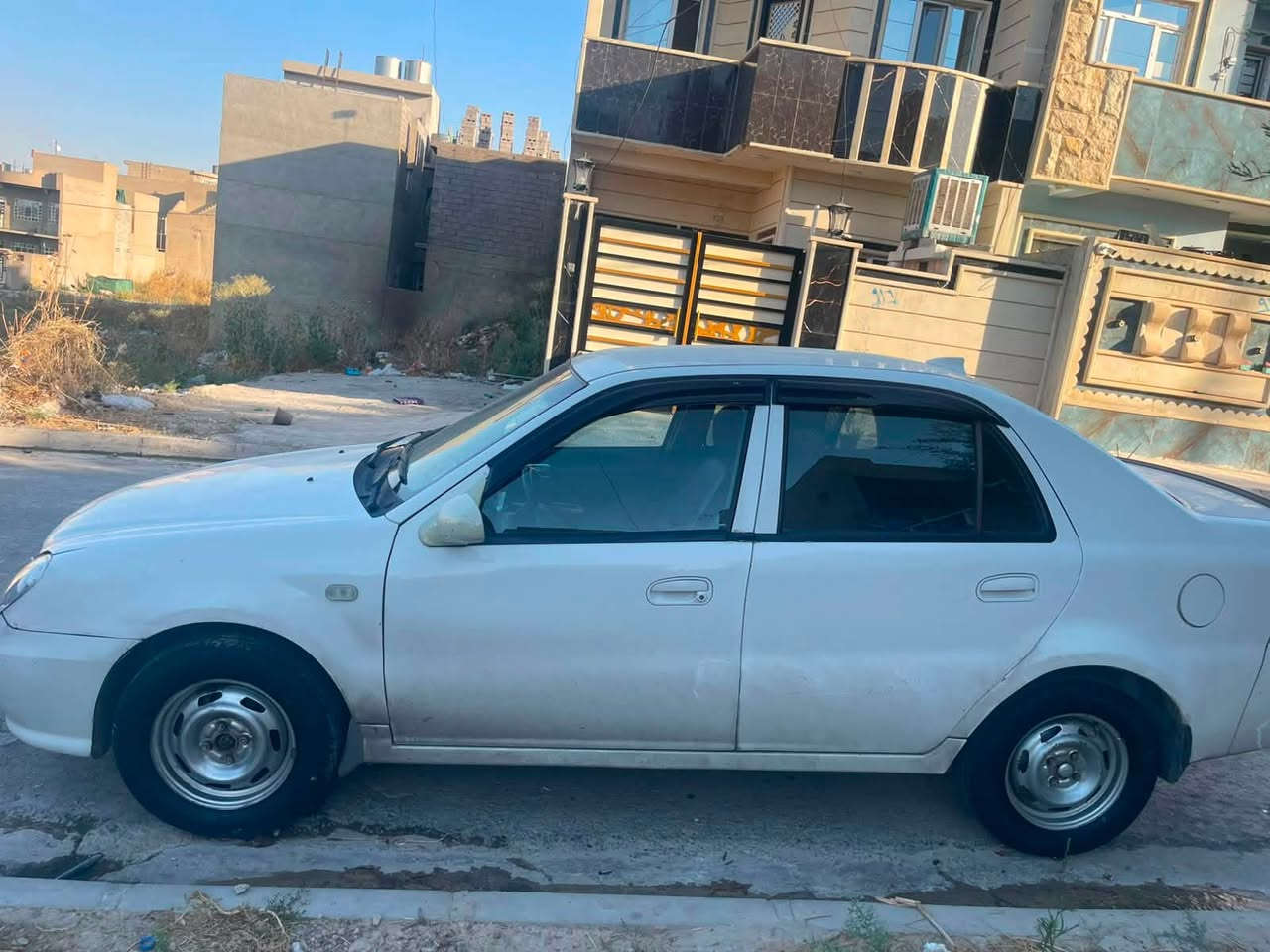 السلام عليكم 
سيكي13 كصى ال13
ال ليزري 

سياره جاهزه وما يعوزها اي شي 
طخم امامي خلفي جديد
طخم تايت جديد
باتري جديد
الكشنات كلها جدد 
شرط التدفئ والتبريد ثلج 
الكير شرط 
المكينه اثر صرف شي قليل 
السياره كلشي ما يعوزها شغل ومشي وين متريد السيار بدون ضرر وبدون صبغ 

المكان موصل 
السعر 51 
***********
