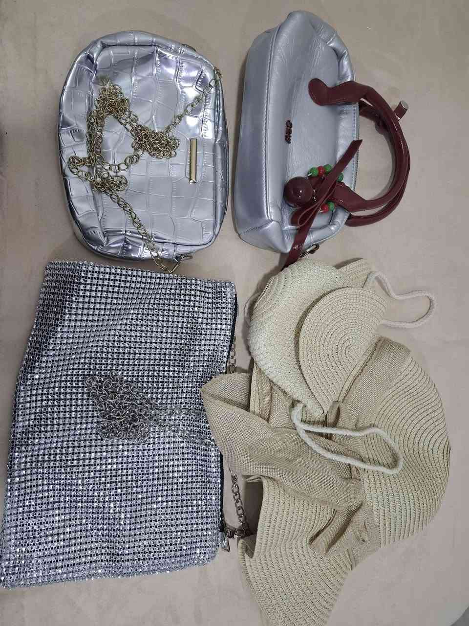 ابيعهن كلهن بسعر مناسب
اللي يريد يشتريهن يجي خاص


**إذا كنت صاحب هذا الإعلان وتريد حذفه لأي سبب، رجاءا أرسل رسالة إلى الدعم الفني**