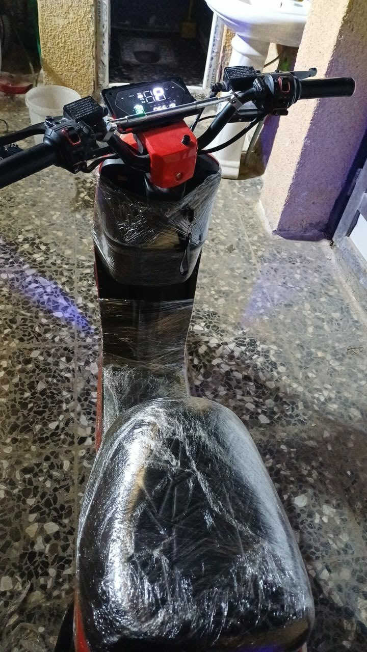 دراجه شحن R9 سرعته99 بطاريات 5زغار بلاديات مابدلات دراجه نضيفه ماشيه 3800 مابيه اي عطل سعر 400 وبيه مجال راسلني واتساب وتدلل ***********
