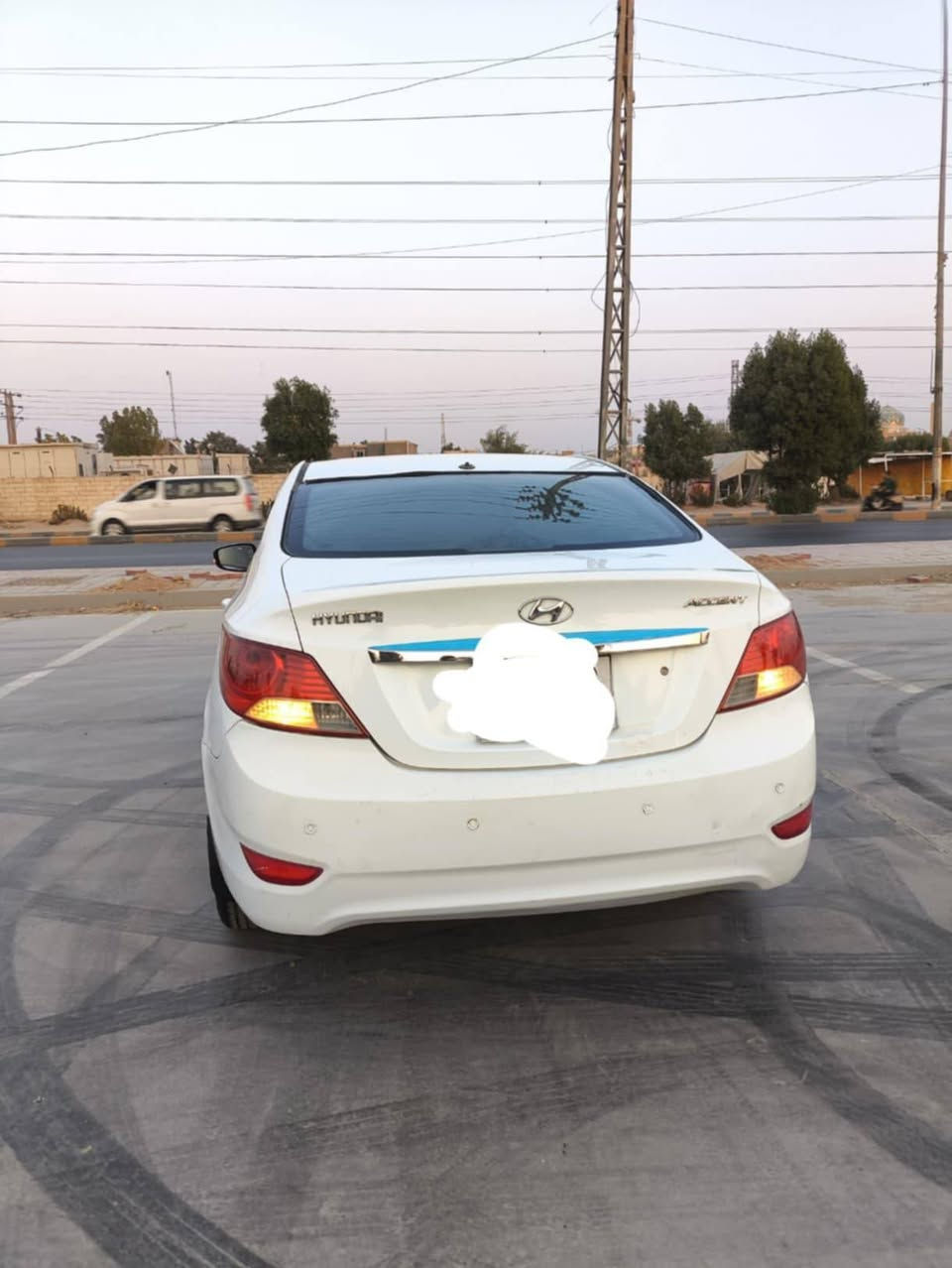 السلام عليكم سياره اكسنت للبيع مديل 12 سياره ضريتها جاملخ كدام وجاملخ خلفي السياره خليجي 1600 مكاني نجف  ***********اتصال وبيك خير وتدلل السعر 80وبيها مجال للشراي مو شراي لا تتصل
