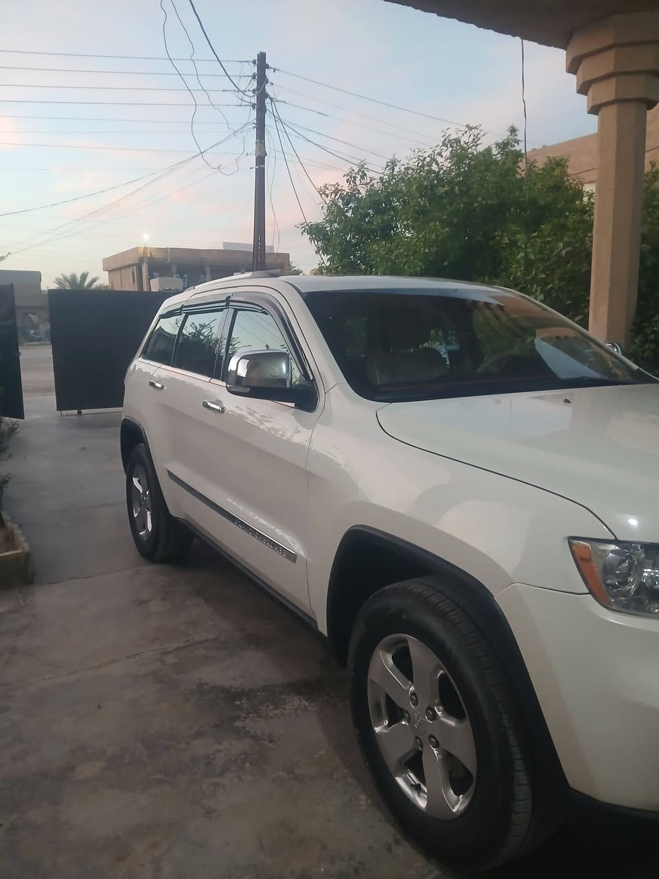 جيب للبيع ٢٠١١ فول بيها بس بارد الباب ورا سايق رقم *********** عنوان تكريت القادسيه
