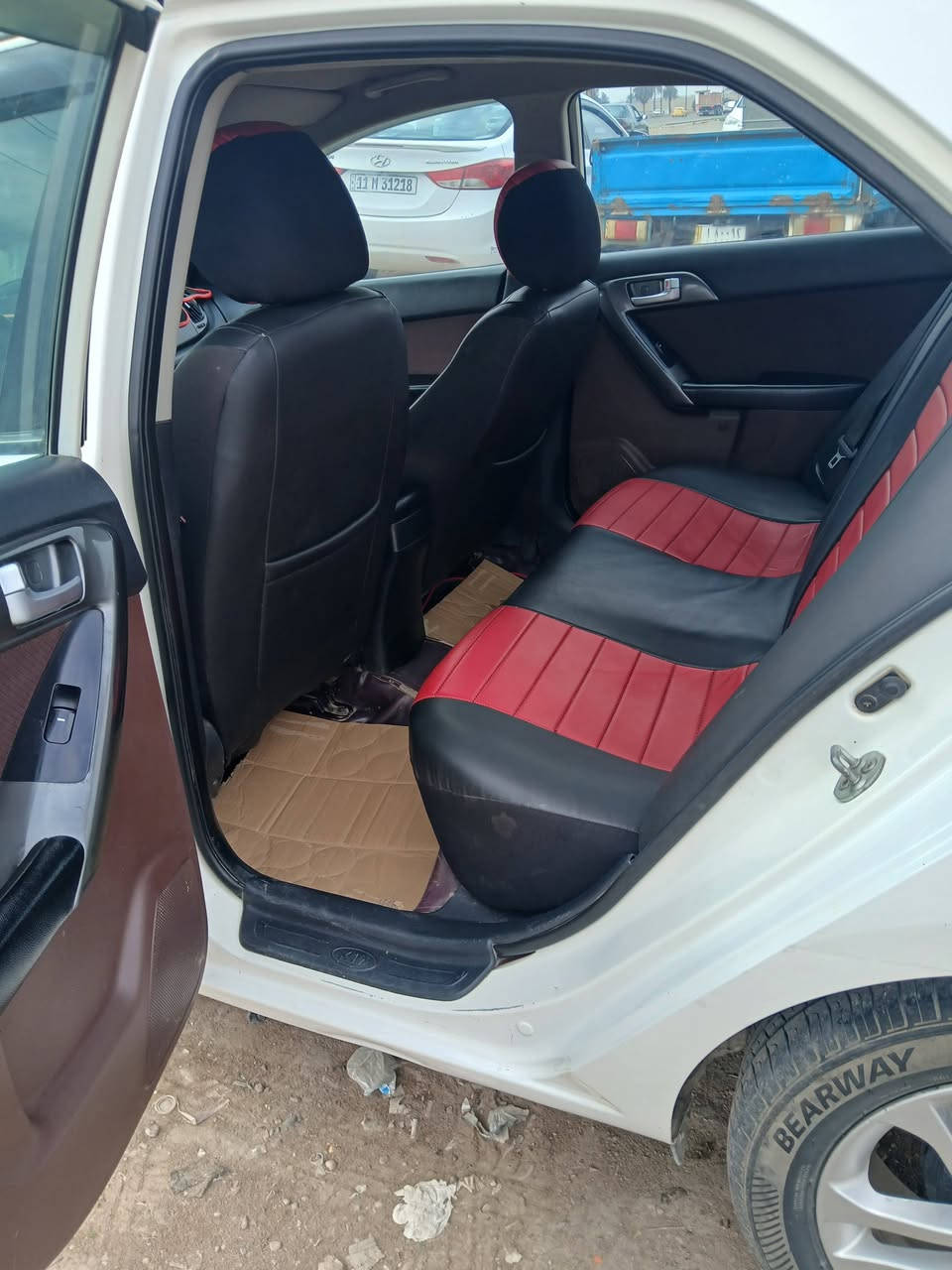 سلام عليكم سيراتو البيع موديل  2011
وارد خليجي صبغ شبر جاملق الخلفي سياره كفاله عامه  *********** 
السعر  105وبيه مجال مكاني بغداد الدوره
