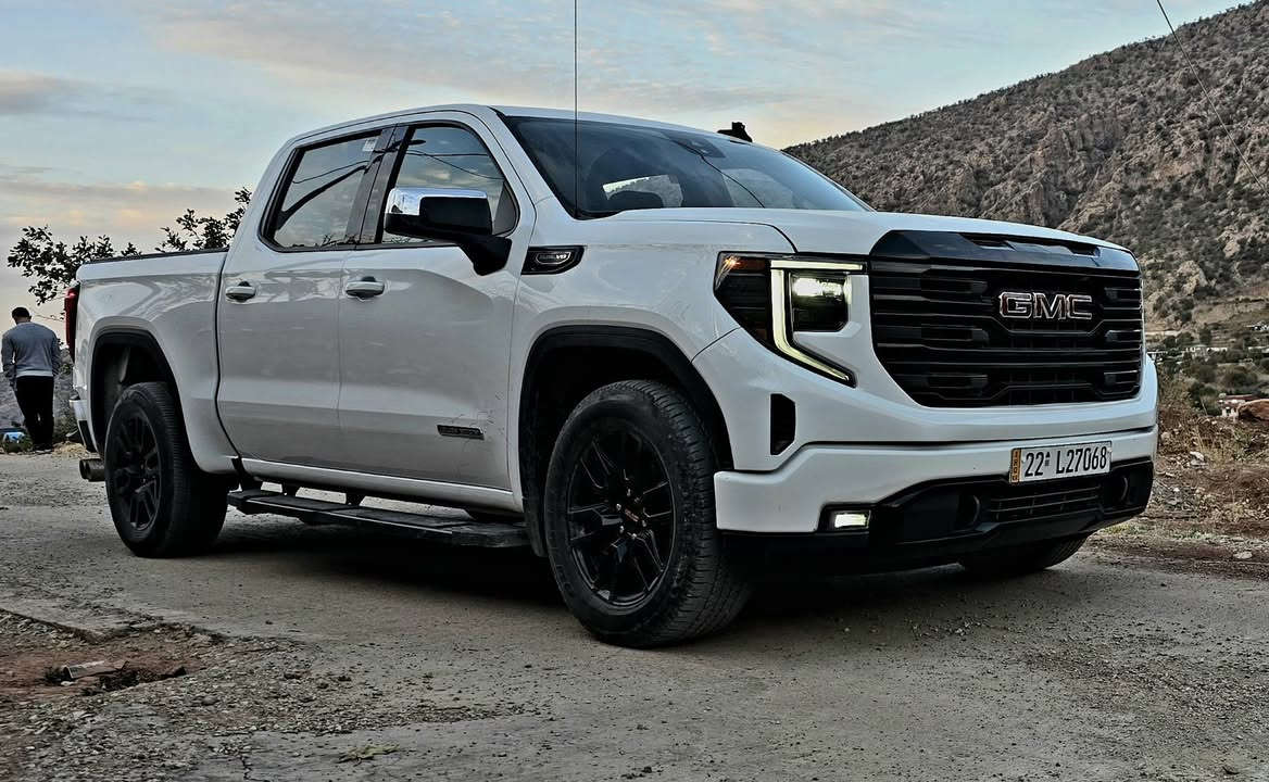 للبيع 
الوحش الامريكي جي ام سي سييرا ELEVAITON
 موديل 2024
فوووول 
باب طويل بدي قصير المرغوب
مكينة 8 سلندر 5.300 المرغوب
كير طرح المرغوب 10 نمر 
القوة الحصانية 355
ارباگ ستيرن برده طاگ تبدیل بیلادی شرط الفحص
ماشية 17 شالف میل  بعدها جديدة 
الكير والمحرك كفالة عامة 
صدر امامي خلفي جديد
مواصفات 
رادارات ورادار أمامي 
رادار فرملة طوارئ
رادار تنبيه أمامي 
شحن واير ليس فاست جارج
غطاء بدي من امريكا
شاشة مقاس 13.4 انش وعدادات سرعة ديتجل 12.3 انش
شاشة تدعم apple carplay و Android auto لاسلكي 
‏ LED اشارة LED نهاري 
كشنات تدفئة
هيتر استيرن
شفتات ستيرن
هند بريك بصمة 
صندوك كهرباء ٣ طكات
شاشة متصلة الشكل الجديد 
تحكمات ستيرن جهتين 
كشنات كهرباء 
دفع خلفي فقط
تبريد قطعتين 
انظمة قيادة Sport -off- Road normal 
كامرة خلفية دوارة 
كشنات خزن 
وبعد بيها هواي مواصفات معروفة ما ذكرتهن
الضرر راس الجاملغ و البنيد 
بدون شواصي راديترات بلاد حادث خفيف جدا
مكان السيارة اربيل
السيارة حيل جديدة واحلى من الصور
***********
