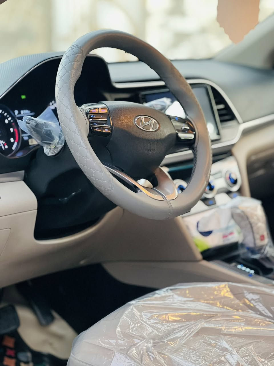 سلام عليكم النتره مديل 2020 خليجي مكفوله كفاله عامه من الشخط والرصعه والبارد والتبديل والصبغ كفاله عامه سياره جديده وضع شركه فوول موصفات للخير واحد على واحد مكينه 2000 بلادي ماشيه 60الف شرط يبيره مانزل   السعر 170 لاتصال ***********
