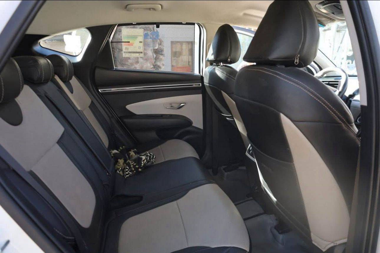 السلام عليكم ورحمه الله وبركاته
توسان 2023 خليجي 
فول للاخير عده فتحه
رقم بغداد مع ضمان التحويل 
لون ابيض
حساس امامي خلفي 
لد امامي خلفي بجم زنون
بردات خلفيه
بصمات عدد٢ 
ترحيب مري شفط واشاير
بصمه
 تشغيل عن بعد
 كراسي كهرباء
شاحن لاسلكي
هندبريك بصمه 
شاشه دجتال 
بيها طخة بسيطه بالصندوق موضحه بالصور وتم تصليحها على البارد
سعرها 225
الرقم للاتصال
***********
