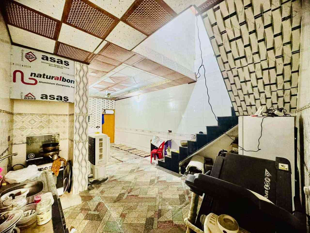 دار للرهن (100 متر) طابو صرف حي النداء
مجمع بيتي الثاني قرب الأميرات 
السعر الرهن 18 مليون  وبي مجال سنه وقابل التجديد  معه الثاث جاهز السكن 
شارع ١٥ مقابيل السوك 
يحتوي على طابق واحد 
 غرفه  مطبخ   صاله   استقبال
ـــــــــــــــــــــــــــــــــــــــــــــــــــــــ
***********
