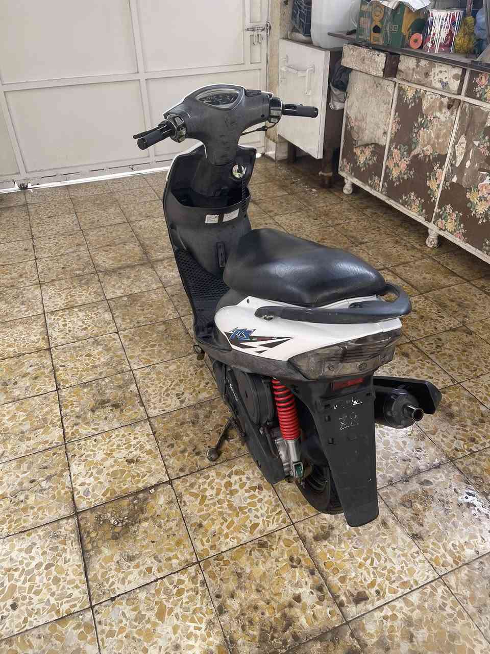 السلام عليكم دراجه ماكس عدله للبيع مكينه بلاد دراجه كله بلاد مكان العماره مراوس سكنس جبلي او بيع سعر 900وبيه مجال *********** بس واتساب
