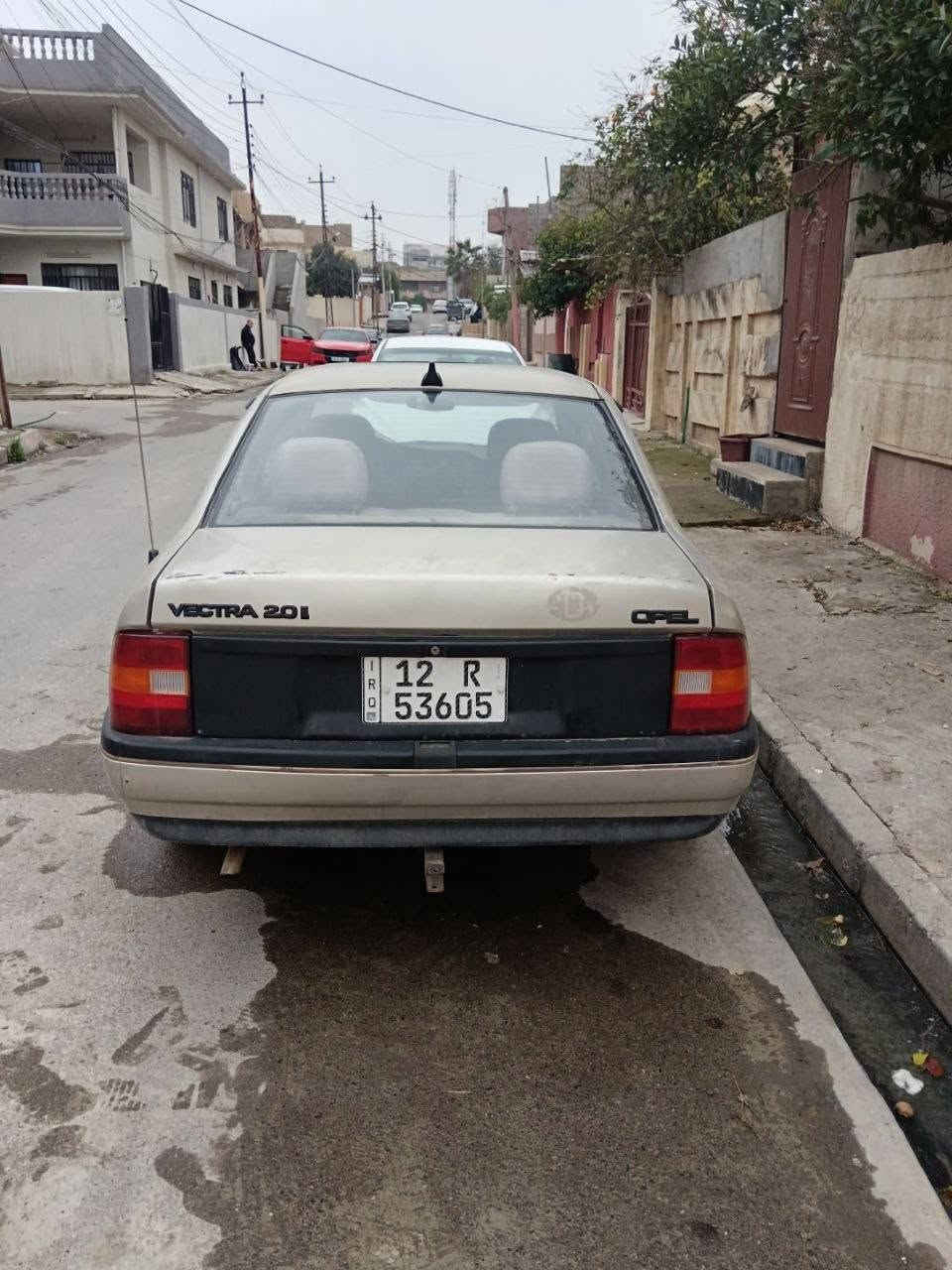 السلام عليكم
اوبل فيكترا 1990
 محرك 2000cc
كير اوتوماتيك
 العنوان موصل
السعر 38 وبيه مجال للطيبين 
للتواصل اتصل علئ الرقم ***********
