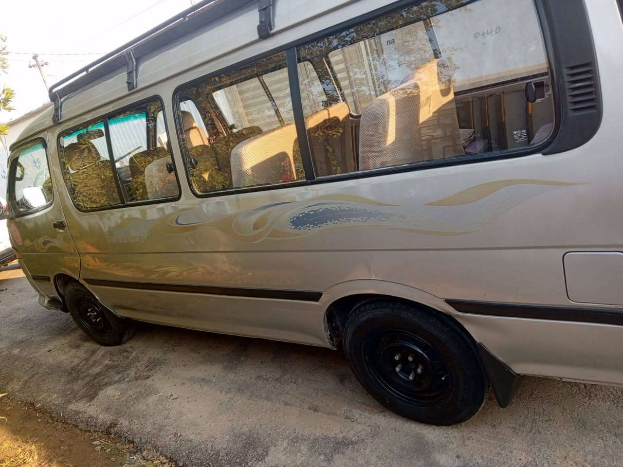 فتون 2014 مكفولة من الصبغ و الضربة مجرد طخات بسيطة السيارة خير من الله و ممتعوبه عله كد الخط  كلشي بيهه مكفول :
منضومة تبريد جديدة و ممتازة
محرك جديد مصارلة سنه مكفول من كلشي
كير مكفول
اكسل مكفول
صدر امامي خلفي بحالة جيدة 
تخم تاير جديد
كهربائيات مكفوله 
السعر 75 و بيهه مجال 
المكان بغداد ‏‪‏‪***********‬‏‬‏
