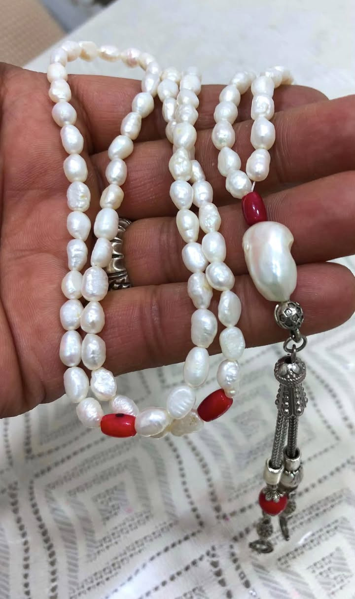 لعشاق الجمال سبحه محمل يومي لؤلؤ  فحص   مكانها بعقوبه *********** السعر 150
