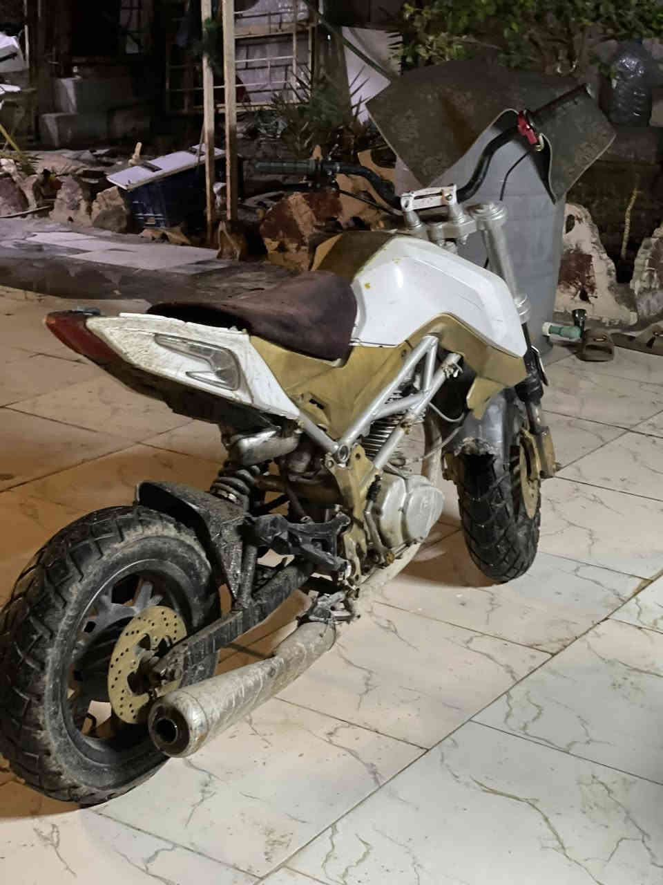 دراجه فرخ البطح او منكار شغاله مكينه ايراني اربعه كير دراجه حلوه ومشيهه حلو مكينه ناعمه يرادله غسله فقط بريك مابيهه سعرهه ٢٢٥ وبيهه مجال للشراي مكاني بصره ابو صخير رقمي ***********
