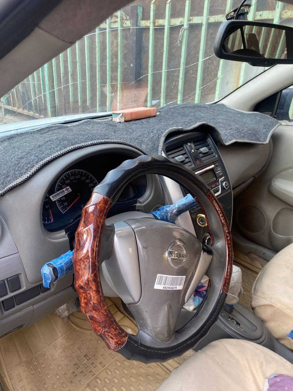 السلام عليكم نيسان سني. موديل 2016 حلوه بيه شويه بارد واضح بل صور  لا تبديل. لا ضربه قويه  فقط بيه بارد  رقم بغداد بسمي كبل تحويل كير مكينه خير من الله تبريد ثلج    لسعر 86وبيه مجال. ***********
