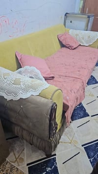 قنفات 5نفرات • نضيفه • طاولة 6نفرات بلاستك