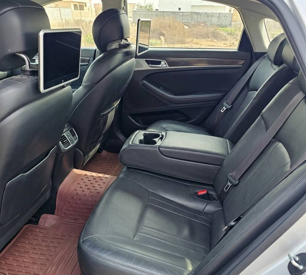 GENESIS G80 v6- 3.800 
2017  
مواصفات
. بصمه ابواب 
. تشغيل عن بعد 
. كشنات كهرباء + خزن ميموري 
. كشنات تدفئه تبريد 
. استيران كهرباء 
. رادارت امامي خلفي جوانب 
. نظام ترحيب و شعار بالمري 
. داخل اسود
. نظام سبورت + نظام سبورت بلاص + نظام ايكو 
. شاحن لاسلكي 
. حساسات 360 + كأمرة
.عداد 58890
. حادثها جاملغ امامي + بنيد يعني قطعتين بدون دواخل وع الفحص والسونار مرفق بالصور
. مكان السياره بعقوبة 
.سيارة خير من الله كلشي متصرف عليهة 
. السعره 180 مجال بسيط (بيع او مراوس جارجر . امبالا . اوباما)
* متواجد فيس + واتساب (***********)
