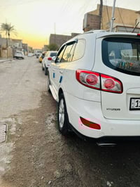 سنتافيا موديل 2011 محرك 6 سلندر 3.5  رقم بغداد انكليزي 7 راكب ثلاث قطع...