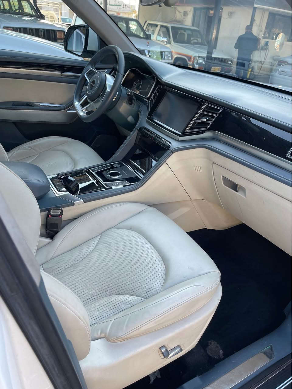 DOMY  X7 2019
 بۆ فرۆشتن و گۆڕینەوە بە سەیارەیەک بەدڵم بێت
فوول فوول مواسەفات بۆیاخی نییە ساردی نییە
بەسمە دەرگا بەسمە پانۆرامە شاشەو کامێرا
لایت لید بلاجیکتۆر لید ڕاداری پێشەوە ودواوەو لاتەنیشتەکان هەر ٤ دەرگاو سنوقی شەفت بەسمە کوشن کارەبا ئۆتۆ هۆڵد برێک بەسمە تراکشن ٤ جۆر مۆدی لێخورین مەکینە ٢٠ی تۆڕبۆ گێڕماوس گێڕ سەر سوکان شاشە ئەلیکترۆنیسوکان ڤۆلێۆم تەحدید سرعە eco کار پلەی لیدی داشبڵ و بەر پێ ٣ ڕیز کوشن مەرکەزی کوشن هیتەر و جلد کوشن و ناوی سپی ونیلی تەقەڵ زۆر زۆر مواسەفاتی زیاتر.
گێڕو مەکینەی بە شەرت 
سەنەوی بەسەر چووە 
تەحویل و غرامە بەشەرت
نرخی ١٥٠ گەڵاو کەمێک مەجال
سلێمانی:
***********
*********** السليمانية, العراق
