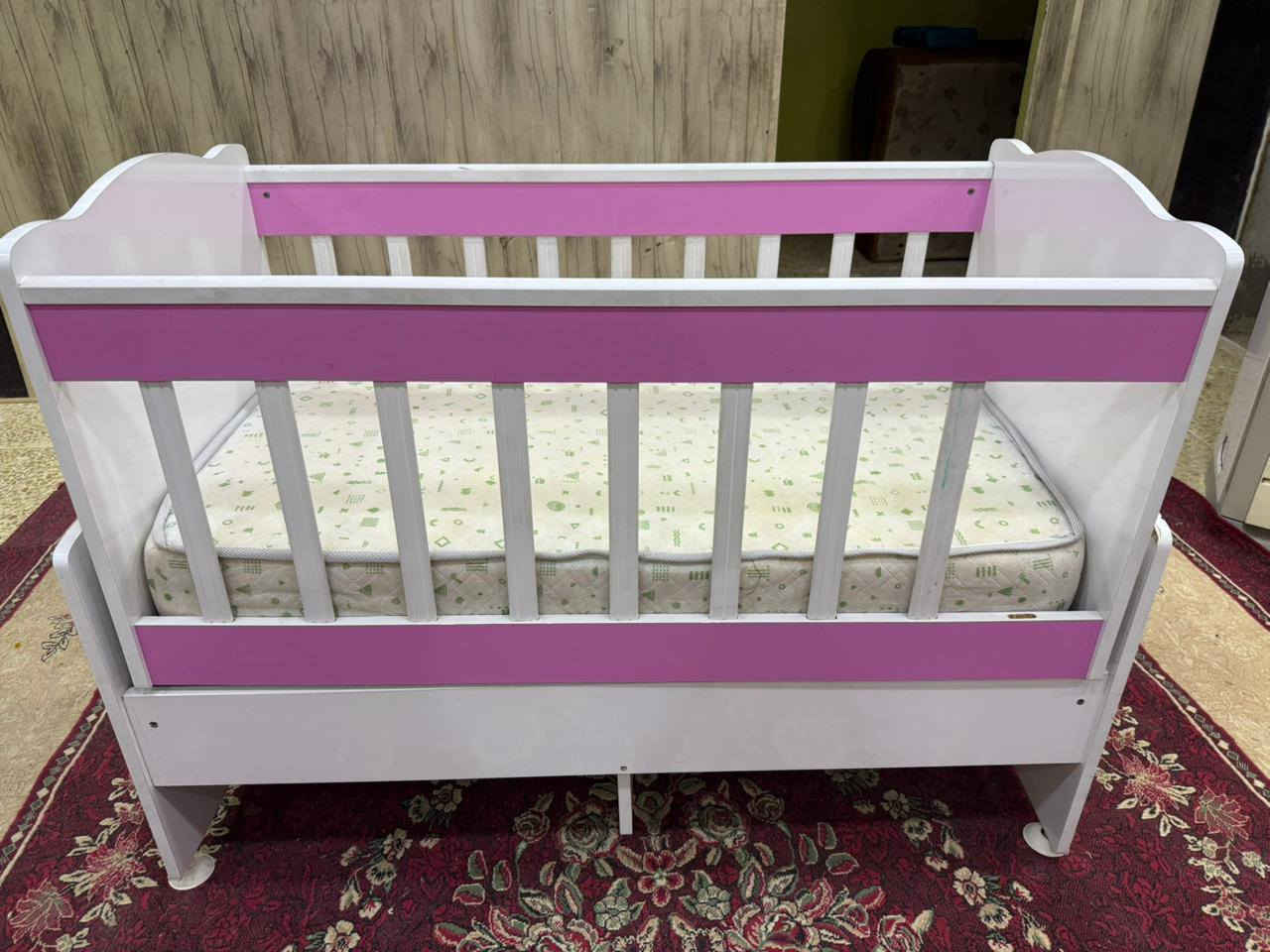 جرباية طفل مع دوشك للبيع السعر 75 للتواصل عالرقم *********** غير متواجد عالفيس
