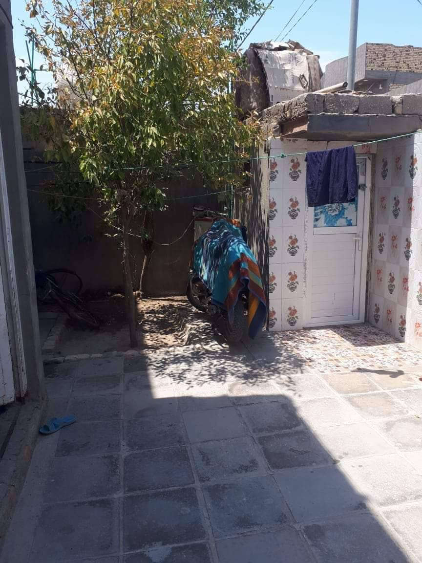 بيت للبيع طابو صرف مشخاب كاشف الغطاء 188متر 3غرف صاله كبيره واستقبال وساحه وحديقه صحيات داخليه و خارجيه 3بيت عن الشارع العام بنيان مرتب وجديد بنيان جناي بلوك تزكام شرط عكاده السعر 110وبي مجال  للاتصال ***********
