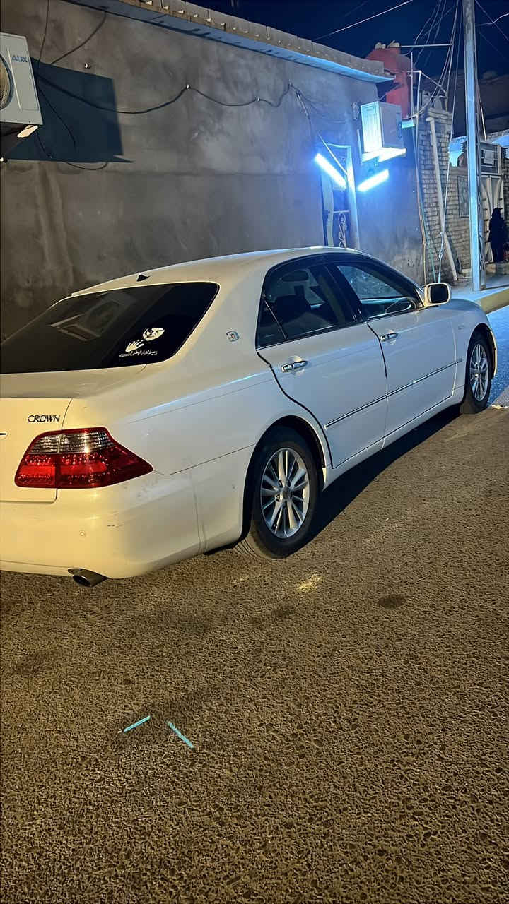 شاهينه 2004 بلاش بلاش 

تخم تاير صار 5 ايام من شديته وكدام عينك ماتلكه بنضافيتها 
مستحيل كصه جنطه شغل درجه اوله تبريد ثلج تدفئه   ارقام دهوك مال جناي ما متعوبه السعر بلاش تعال خاص وتدلل مكان العماره  ***********
