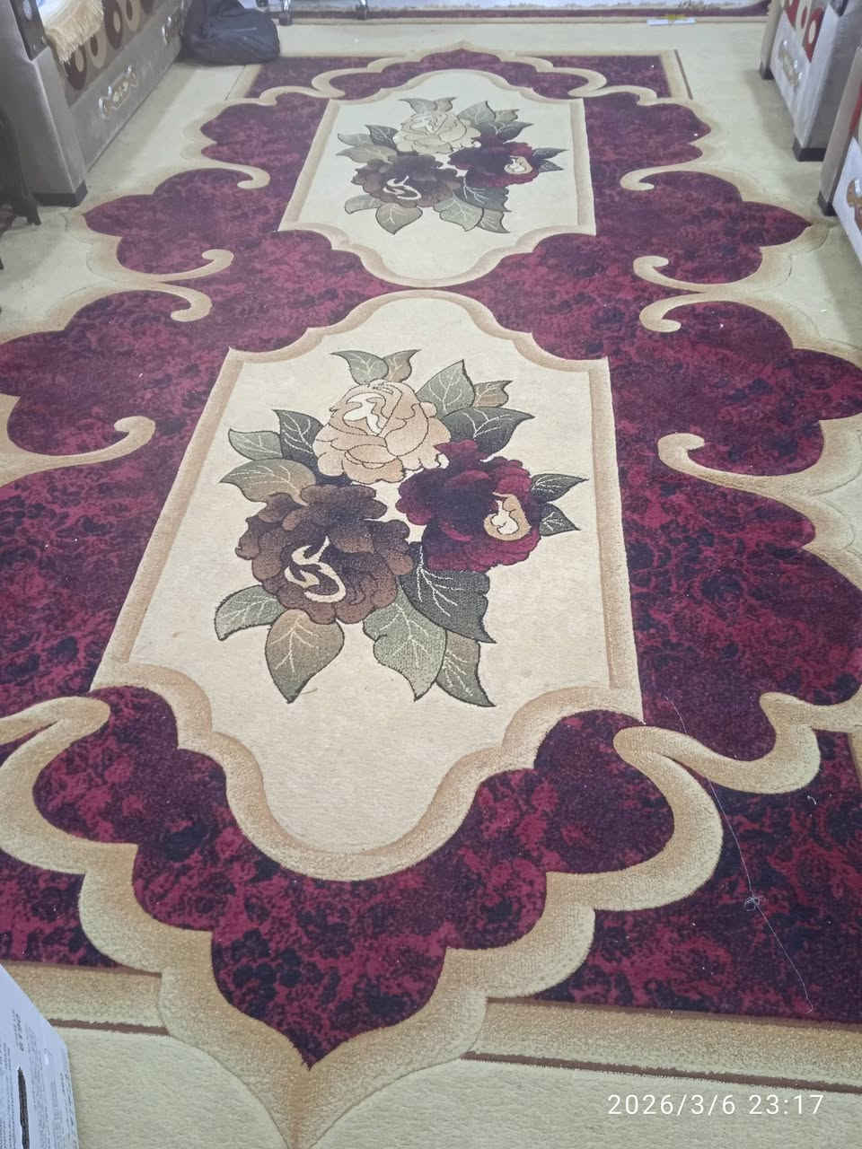 السلام عليكم ورحمة الله وبركاته...
زولية للبيع السعر ٦٠ الف ميز السعر ٦٠ الف . للاستفسار ***********
