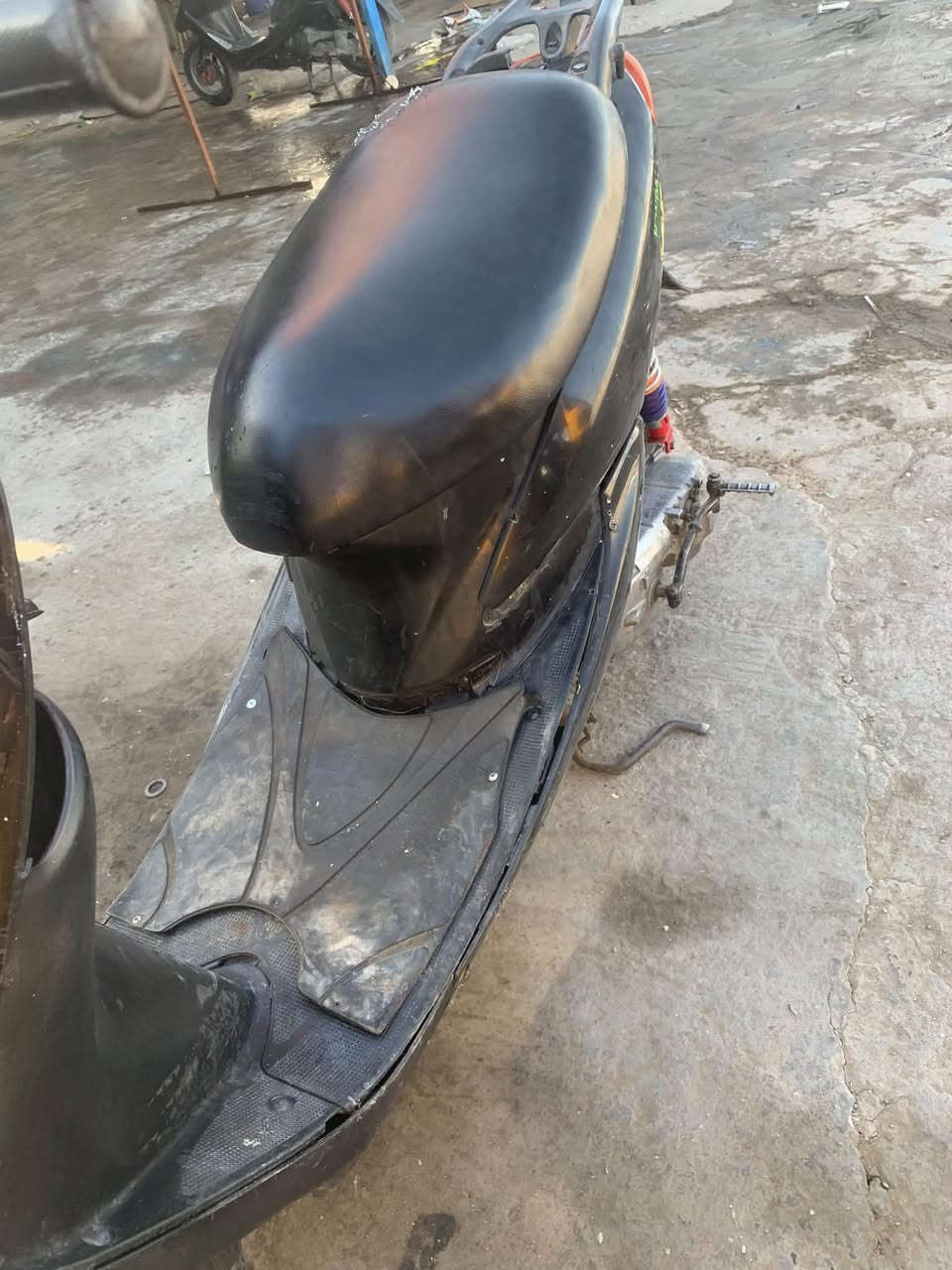 سلام عليكم 
دراجه عصفوريه 60 لبيع 
دراجه نضيفه لا نضوح ولا شي 
بيه دبل رياضي 
سلف نكره وهندر 
السعر 150 وبيه مجال العنوان بغداد البلديات. 
***********
وتساب فقط

