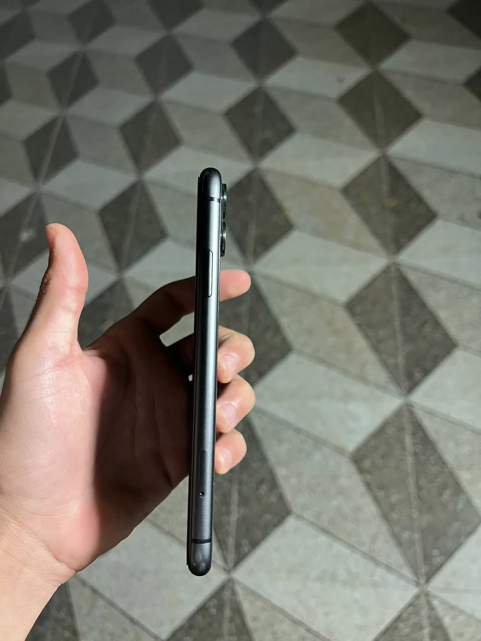 السلام عليكم 

iPhone 11 📱
بطارية 🔋 75 بلادي 
ذاكره 128
جهاز بلادي شركه ونظيف كلش 
فقط مبدل شاصي تجي تفحص وتاخذ 
السعر 215 وبي مجال بسيط 
مكاني الحبانيه ***********
