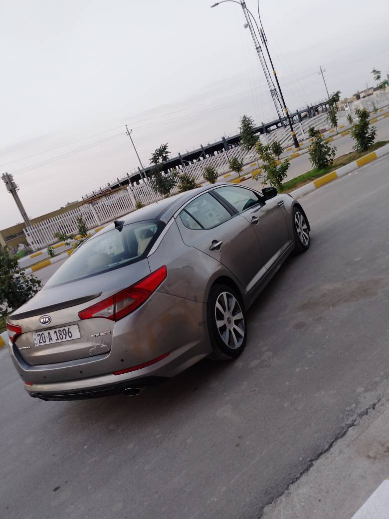 السلام عليكم للبيع كيا اوبتيما وارد امريكي 2012فول مواصفات واحد على واحد تبديل بنيد فقط مكينه 2000تيربو تحويل مباشربي مكان سياره جاهزه تبريدتدفه حداديه تخم تاير مكينه وگير شرط سياره جاهزه مآل جناي شاهد الله السعر 107مكاني ناصرية مركز للاستفسار *********** ناصرية, ذي قار
