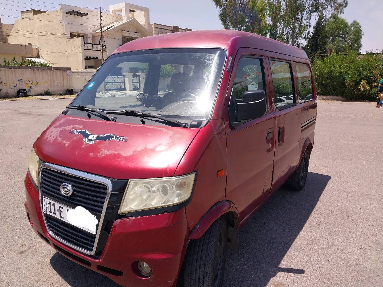 
 ميني فان
سيارة اقتصادية جداً واسعة ومريحة تم الاعتناء بها وجاهزة للاستخدام الفوري بدون أي مصاريف.
المواصفات والتفاصيل:
• الموديل والسنة: GAC Gonow موديل 2012.
• السعة: 7 راكب كراسي مريحة وواسعة .
• اللون الخارجي: أحمر عنابي مميز (لمعة ونظافة واضحة).
• ️ المحرك والكير والاكسل بحالة ممتازة جداً (شرط الفحص).
•  الوقود والاقتصاد: سيارة اقتصادية جداً في استهلاك الوقود ومثالية للمشاوير اليومية.
• ️ التبريد والتدفئة شغالة بحالة ممتازة .
• غرفة داخلية نظيفة ومجهزة بالكامل.
• تخم تاير جديد .
• مناسبة جداً للعمل (توصيل، نقل بضائع خفيفة، أو سفرات عائلية).
• السعر مناسب جداً مقارنة بنظافة السيارة ومواصفاتها.
 السعر المطلوب: 39 ورقة ($3,900 دولار) 
 لمعلومات أكثر والمعاينة:
•  مكان تواجد السيارة محافظة اربيل.
• رقم الهاتف للتواصل *********** السيارة باسمي وجاهزة للتحويل باي محافظة .

