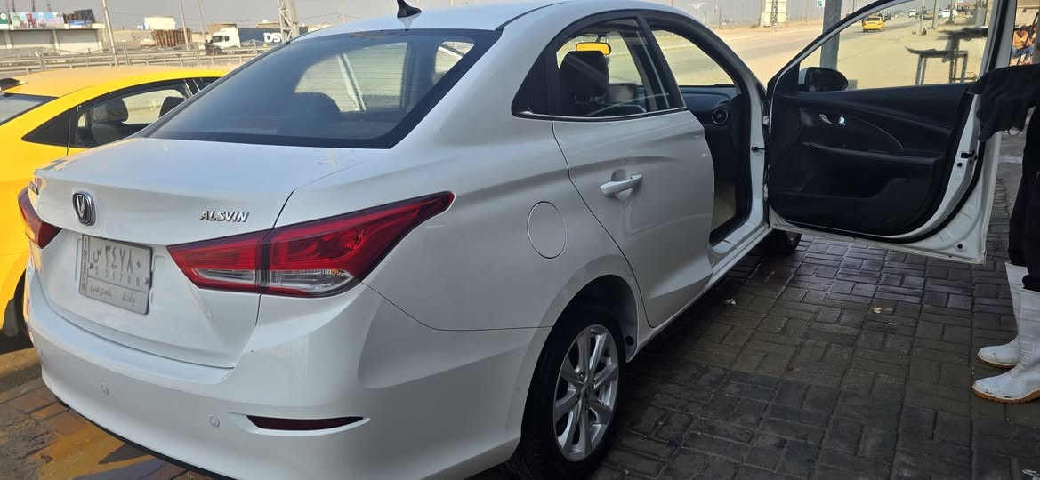 شانجان ال 7 مطلوبه غير حره باقي عليه ٣ سنوات ماشيه ٥٠ الف
٢٠٢٤
تخم تاير
تحكم بالستيرن
نضام تثبيت سرعه
كاميرا حساسات
السياره سعره ٩٠$
رقم تلفون ***********
رقم تلفون***********
