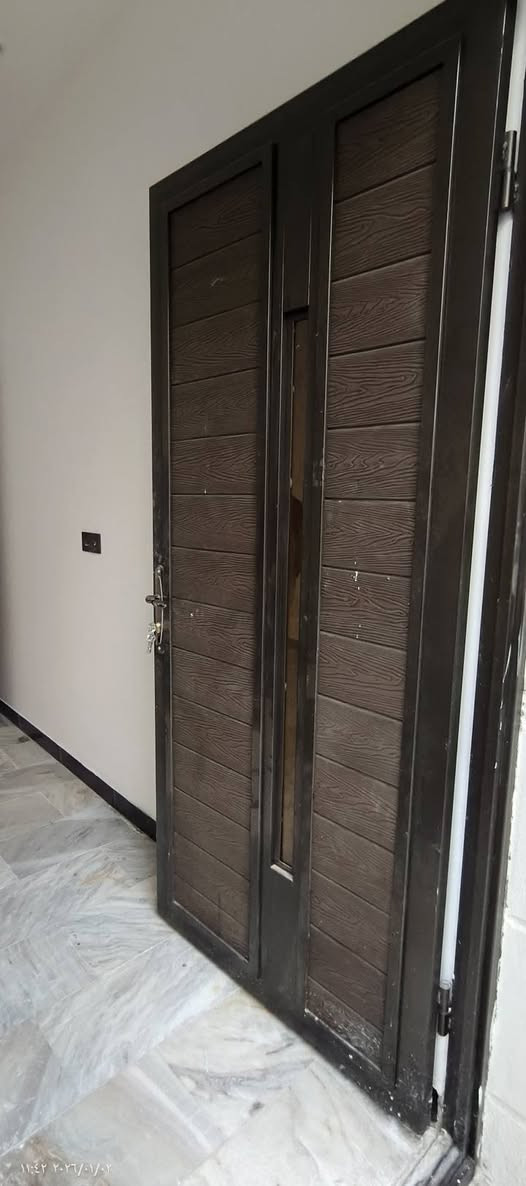 مكتب الزبيدي للعقار🏠🏠
🔊🔊🔊
للبيع مساحة ٤٨ ونص✅
📍الموقع حي القاهرة الشماسية قرب الخط السريع 
🏠يحتوي الطابق الأرضي على طرمة صالة ومطبخ وخدمات وغرفة نوم
والطابق الثاني يحتوي على غرفتين نوم وخدمات
والطابق الثالث بيتونة +سطحين 
📍عنوان المكتب حي القاهرة بظهر تانكي المي
للاستفسار اكثر يرجى مراجعة مكتب الزبيدي الهندسي للعقار🏠🏠
او الاتصال على: 
***********📞
***********📞📞
