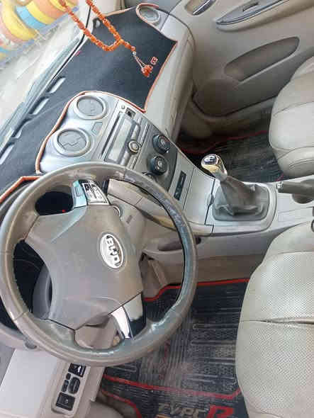 السلام عليكم 
بي وأيدي للبيع بغداد تحويل مباشر مصفرا هيه وغرامات 
رقم بغداد وسكن بغداد مصبوغا حزام كير عادي كير ومكينه 
حاويه تخم تاير جديد كهربايات كلهه شغاله داخله نضيف جدن السعر ٤٧ ورقه صدره نص عمر هاتف ***********
