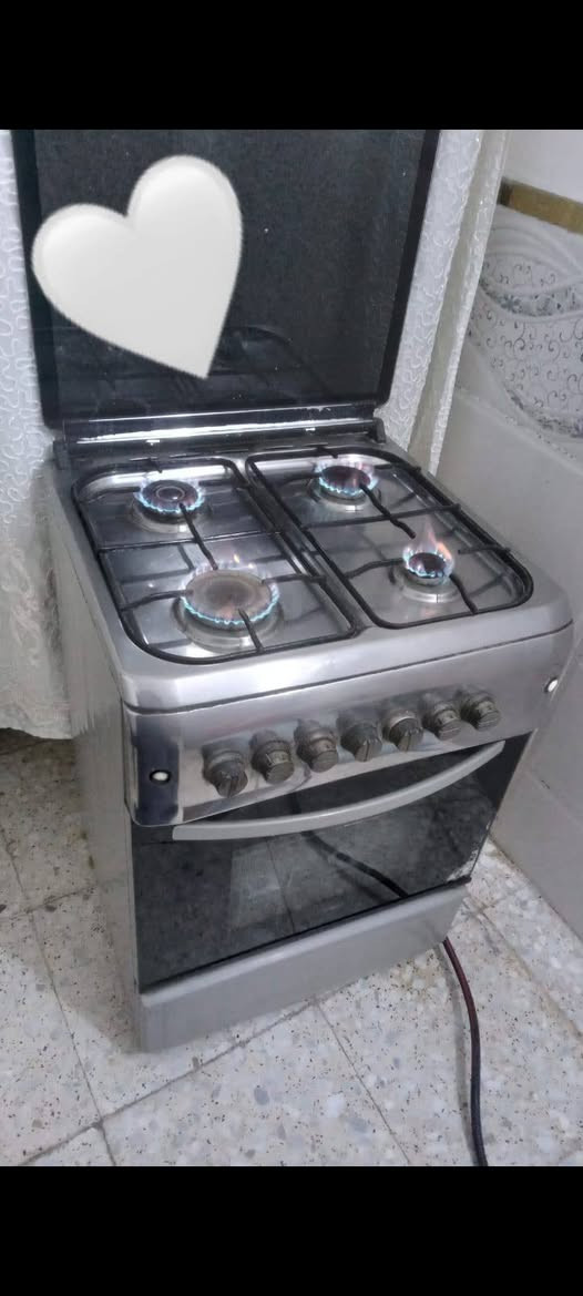 طباخ مُستخدم نظيف وكُله شغال على الفحص الفرن شغال فوك وجوه والعيون شغاله كلها ما بي ضرر مكان الشعب


**إذا كنت صاحب هذا الإعلان وتريد حذفه لأي سبب، رجاءا أرسل رسالة إلى الدعم الفني**