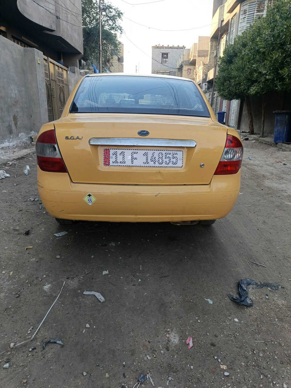 سيارة طيبه ٢٠١٥باسمي مصفره هيئة وغرامات كلهه شغاله بيه ضربه  باب السايق ولباب الخلفي سعرها ٣٣ورقه واذا مراوس بسياره وتماتيك اراوس بغداد الزعفرانيه ***********
