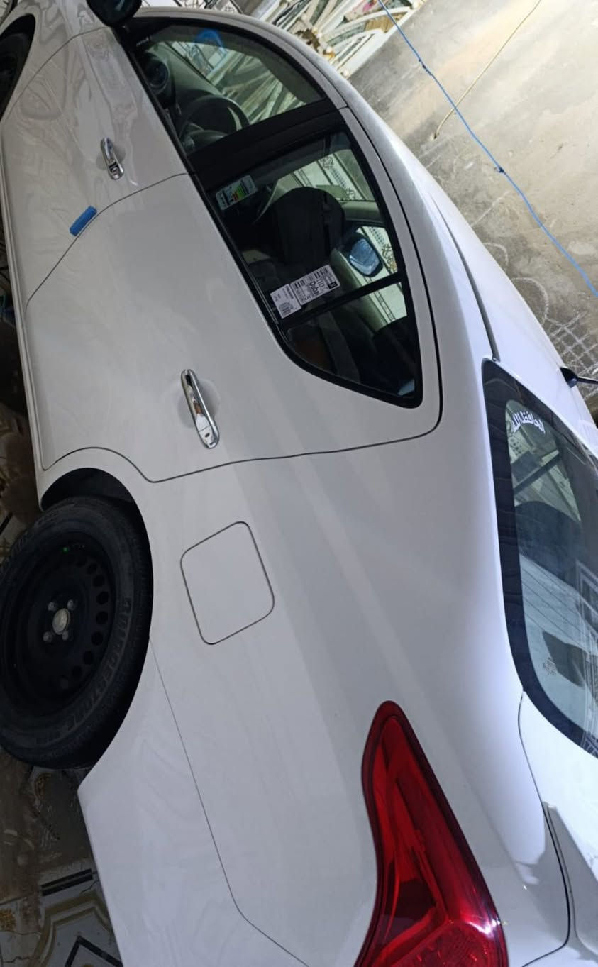 نيسان مصري للبيع مديل٢٥ ماشيه ٤٩ بيه باردشبرين جاملق جهة سايق الامامي باقي كفاله السعر١١٧ وبيه مجال ***********بصره
