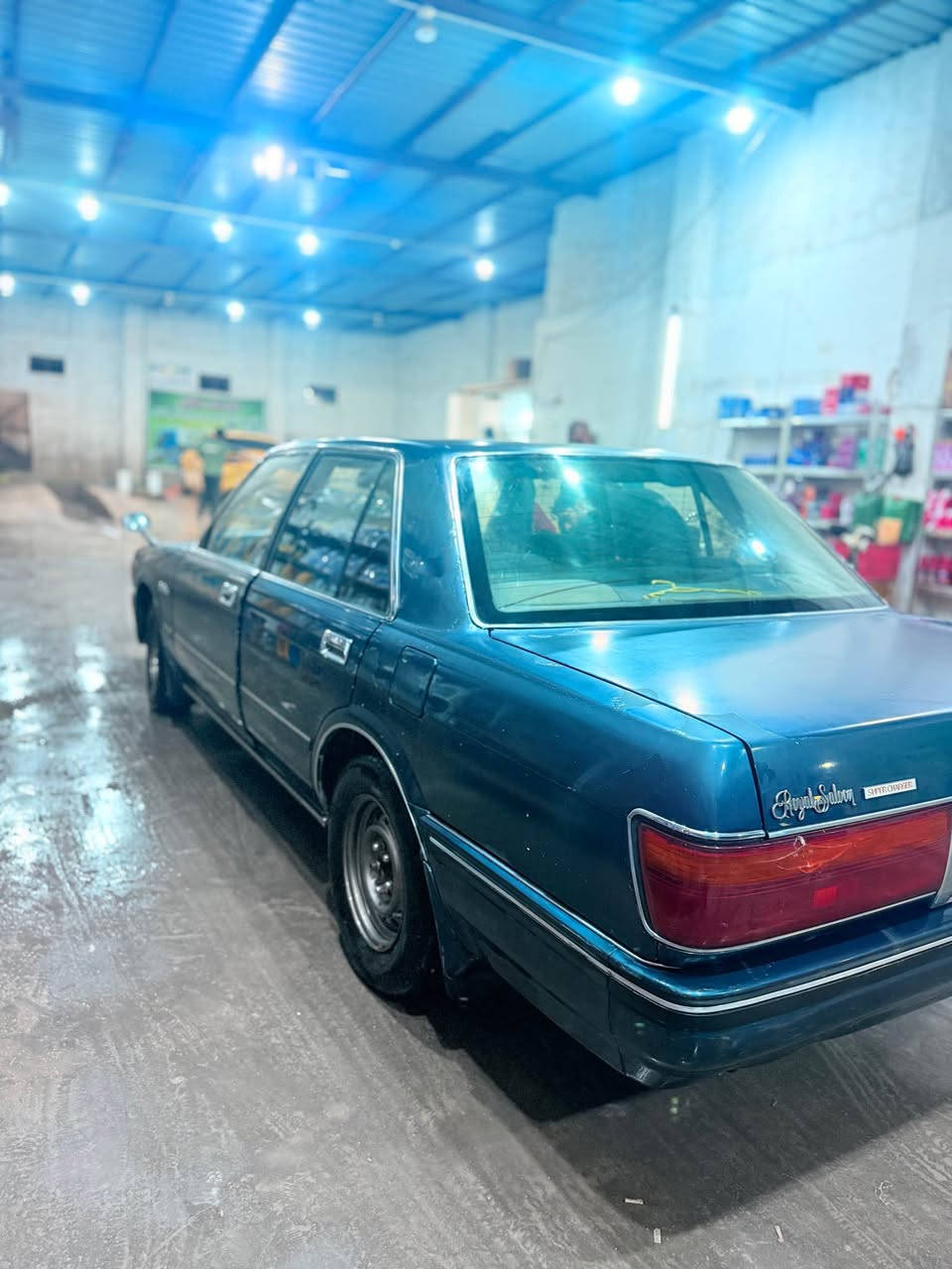 كراون سيدان 1991
تبريد فول
تخم تاير 
محرك ونجي
اكسن 3 قطع
كهربائيات كاملة 
لايت زنون
مداور مباشر
رقم ذي قار 
السيارة جاهزة من كلشي ما عدى اثار جراد بالبدي
للاستفسار
***********
82$ سوق الشيوخ, ذي قار
