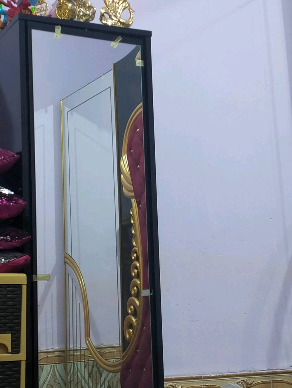 غرفة نوم للبيع السعر مليون وبيها مجال مكاني الناصرية المركز موجود واتساب او اتصال